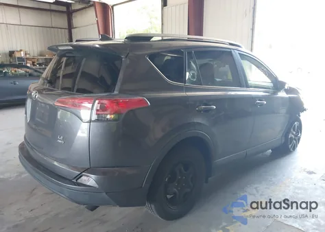 2017 Toyota Rav4 Le z USA, uszkodzony, nr VIN JTMBFREV5HJ110595